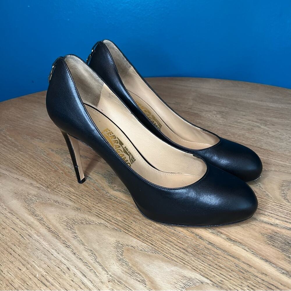 Salvatore Ferragamo Smooth Leather Almond Toe Platform Pump Classic Women 8.5